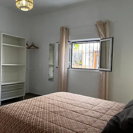 Conil Calle Trafalgar Centro Solo Familias Y Parejas