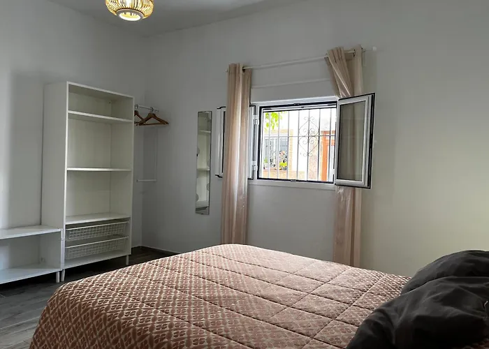 Conil Calle Trafalgar Centro Solo Familias Y Parejas